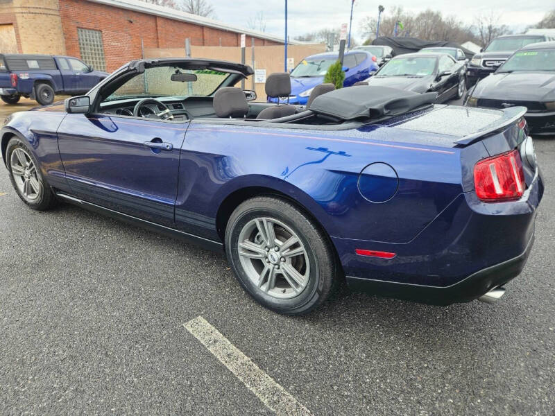 2012 Ford Mustang V6