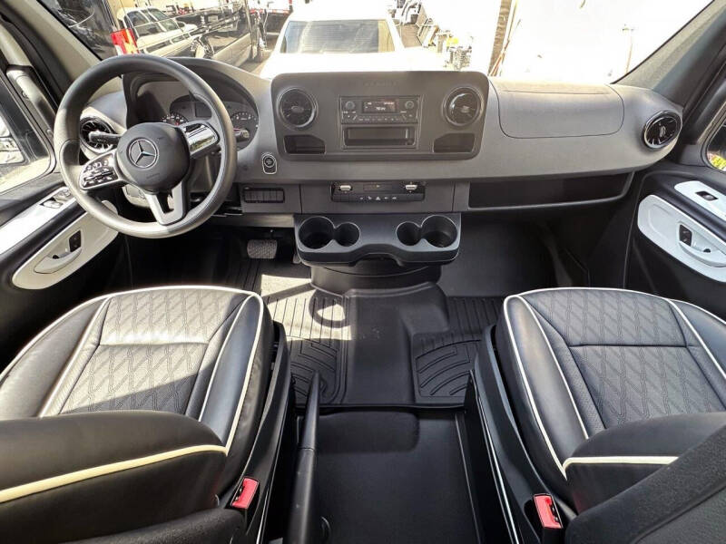 2022 Mercedes-Benz Sprinter Limousine