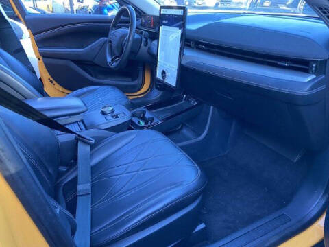 2023 Ford Mustang Mach-E Select