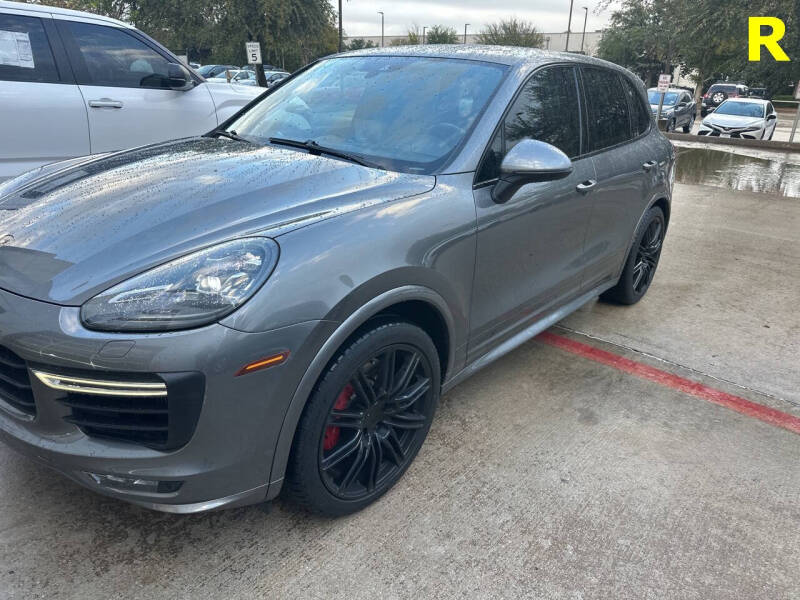 2016 Porsche Cayenne GTS