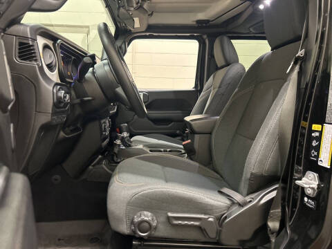 2024 Jeep Gladiator NightHawk