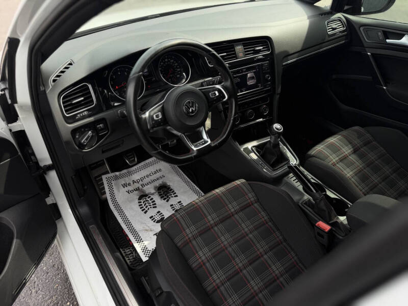 2020 Volkswagen Golf GTI S