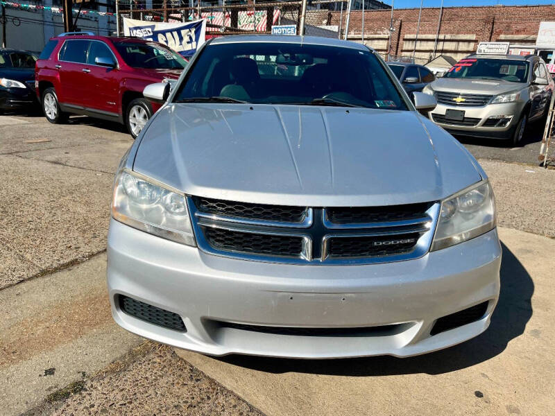 2012 Dodge Avenger SXT photo 4