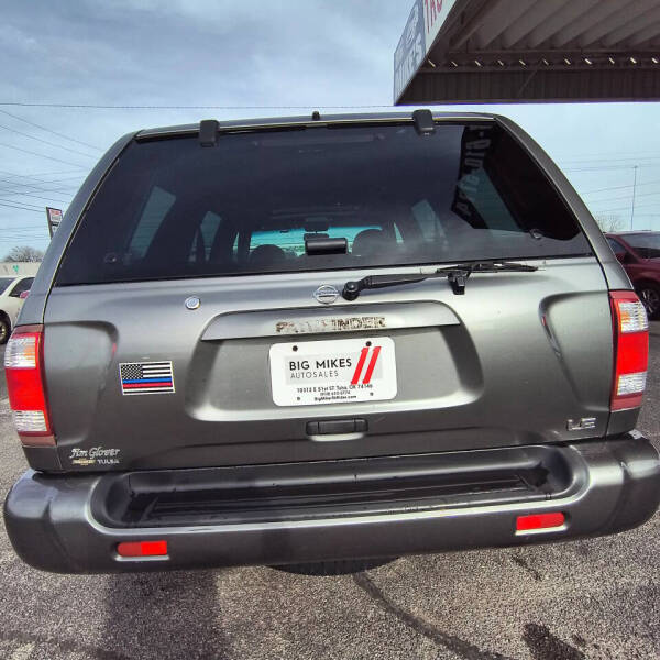 2004 Nissan Pathfinder LE Platinum