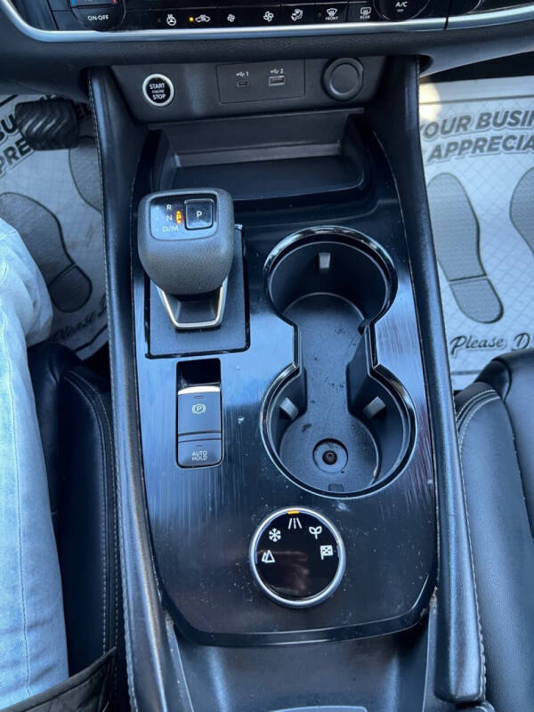 2023 Nissan Rogue SL