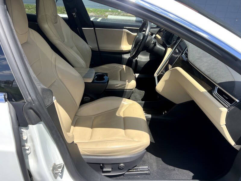 2015 Tesla Model S 85