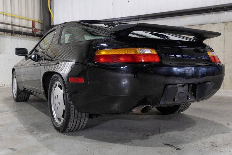 1987 Porsche 928 S4