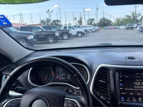 2018 Jeep Cherokee Latitude Plus