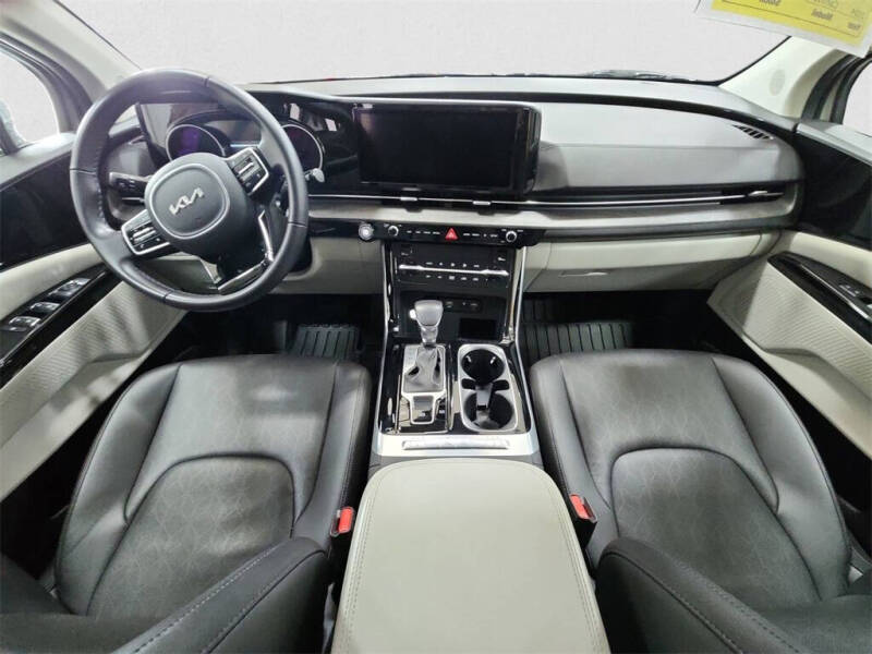 2024 Kia Carnival EX