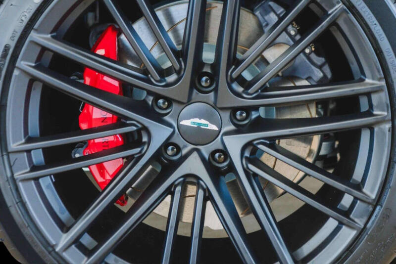 2025 Aston Martin DB12 V8