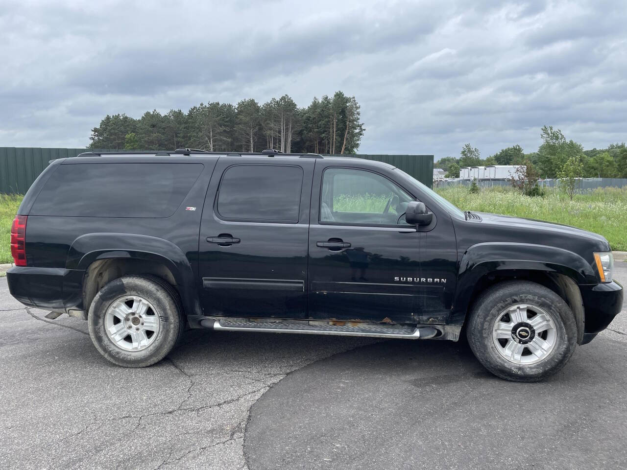 2009 Chevrolet Suburban for sale at Twin Cities Auctions in Elk River, MN