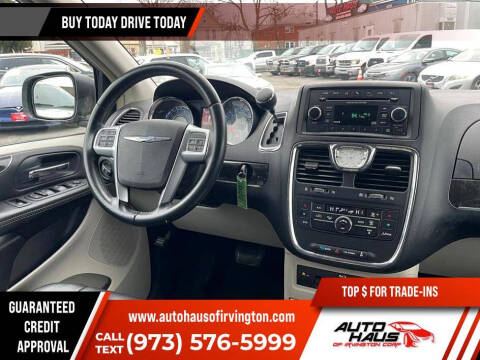 2013 Chrysler Town and Country Touring-L
