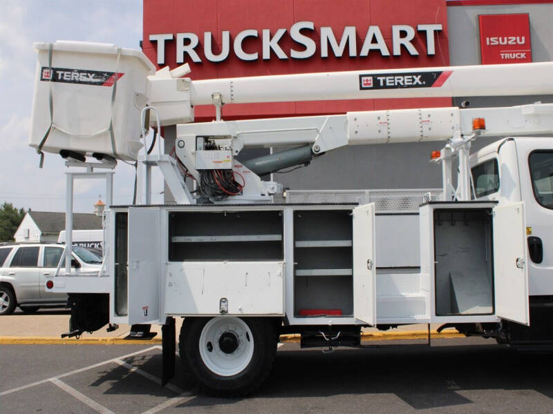 2015 Freightliner M2 106