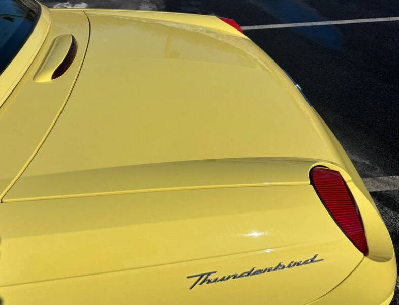 2002 Ford Thunderbird Deluxe