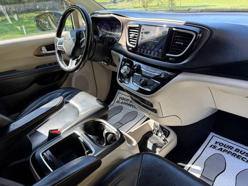 2018 Chrysler Pacifica Touring L Plus