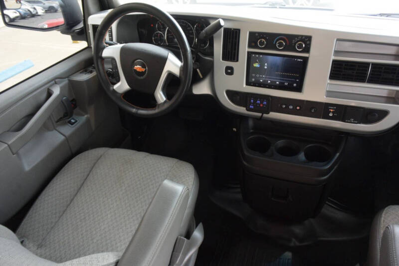 2022 Chevrolet Express 2500