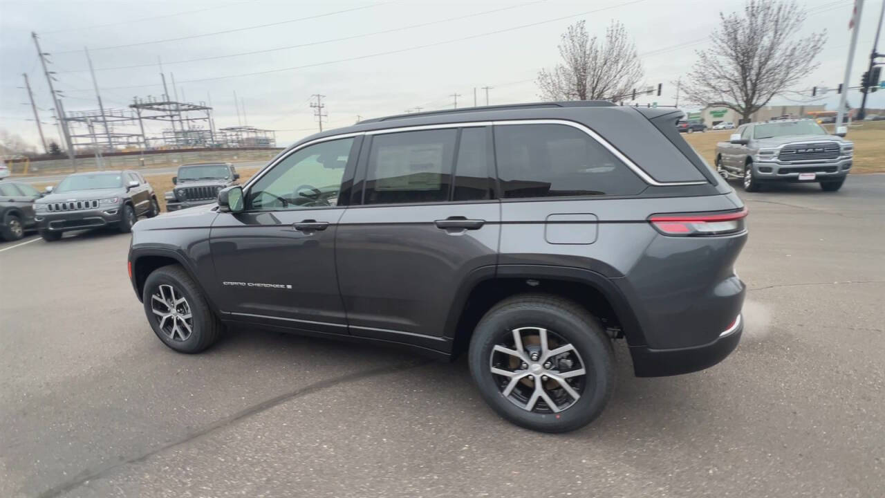 2025 Jeep Grand Cherokee for sale at Victoria Auto Sales in Victoria, MN