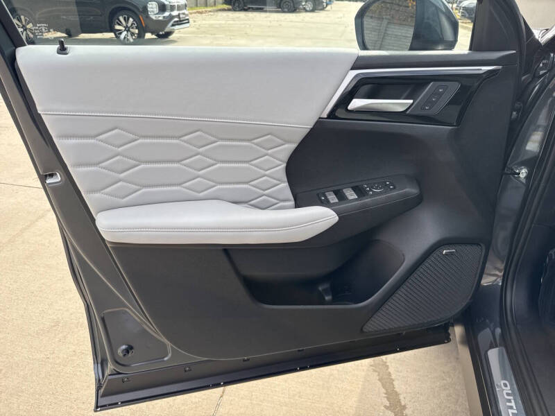 2026 Mitsubishi Outlander SEL