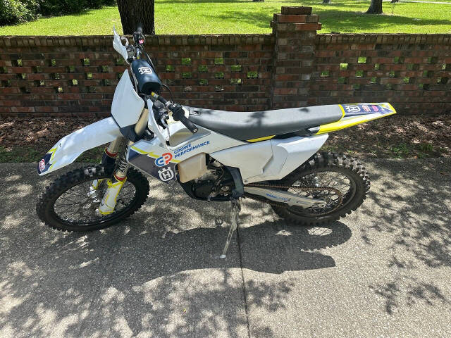 Husqvarna FX450 Image