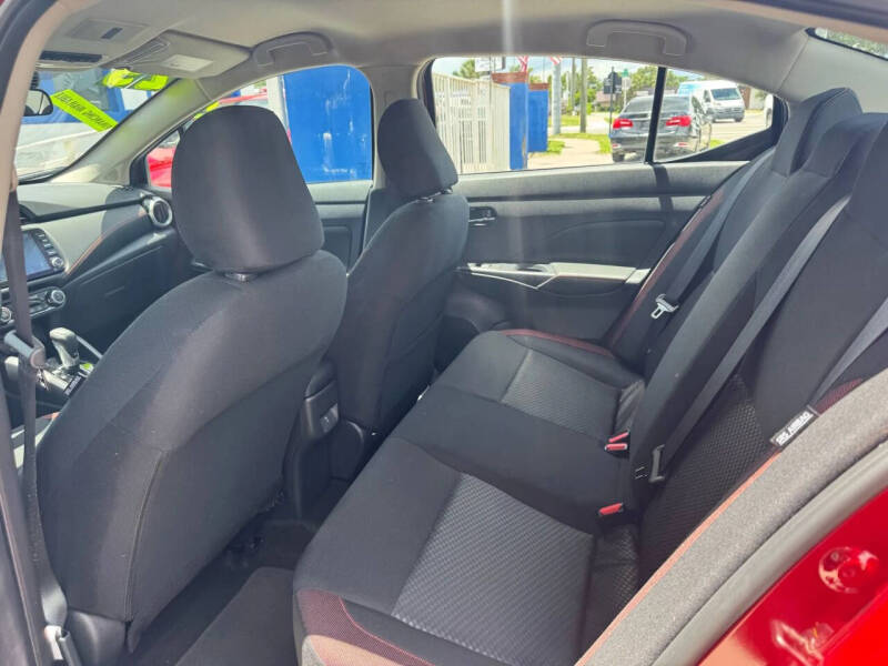 2025 Nissan Versa SR