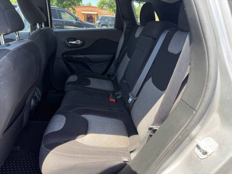2016 Jeep Cherokee Sport