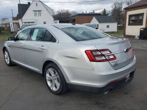 2019 Ford Taurus SEL