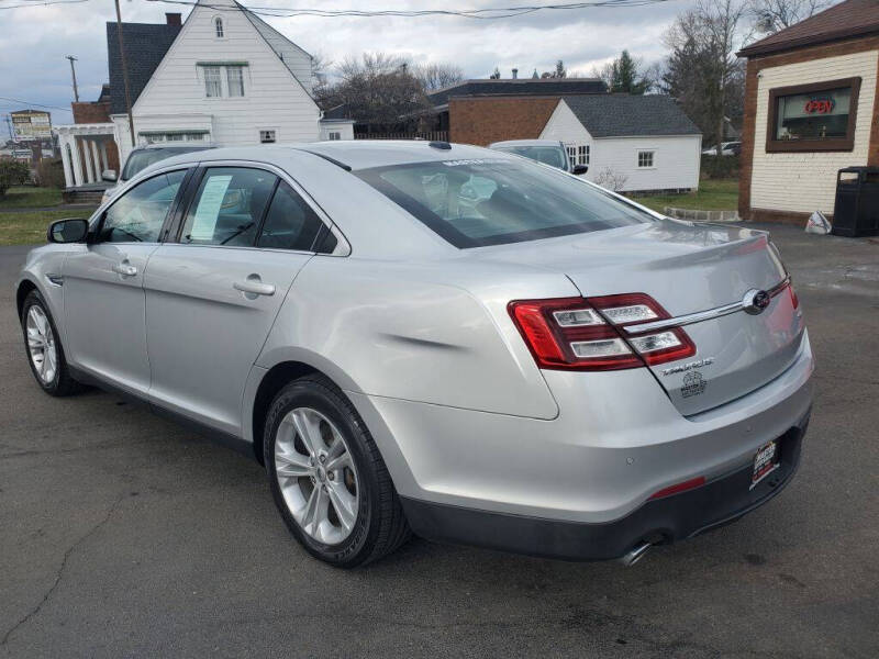 2019 Ford Taurus SEL