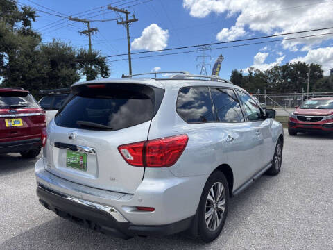 2017 Nissan Pathfinder SL