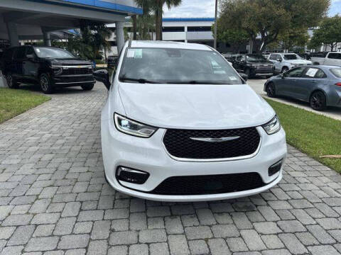 2024 Chrysler Pacifica Touring