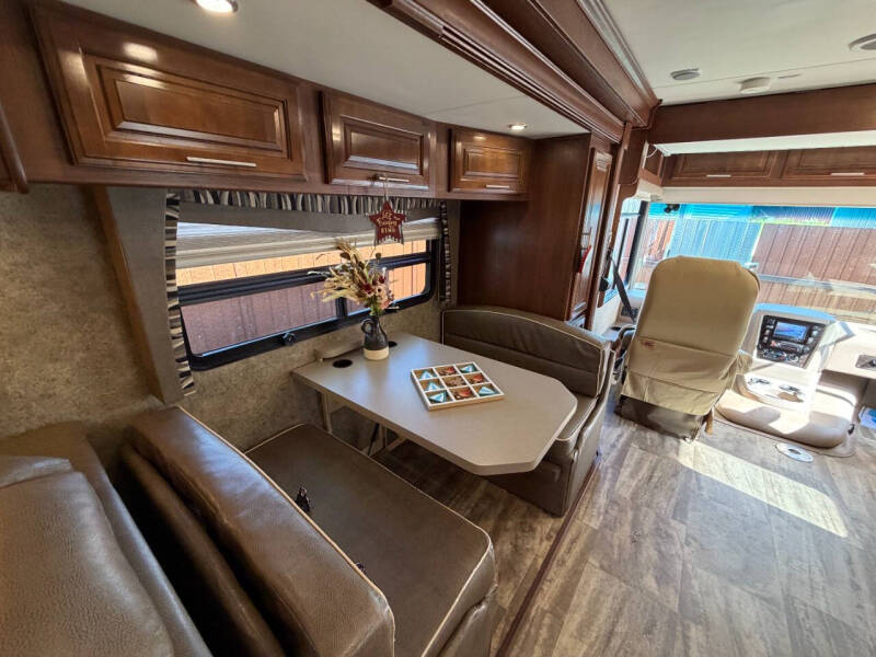 2015 Forest River Georgetown 335DS