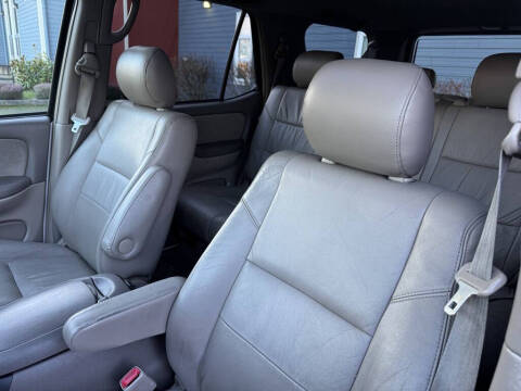 2005 Toyota Sequoia SR5