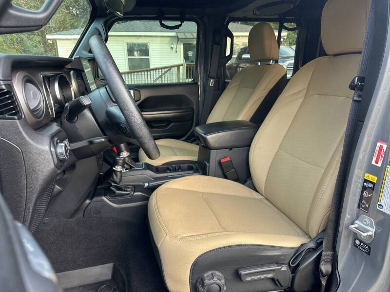 2021 Jeep Gladiator Willys Sport