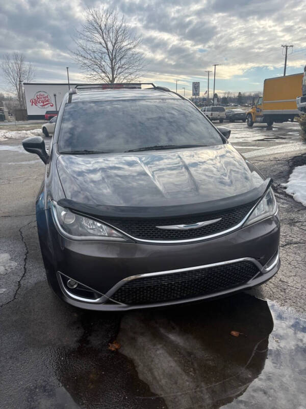 2017 Chrysler Pacifica Touring-L