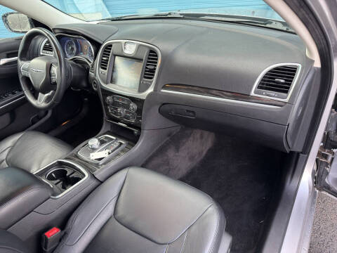 2015 Chrysler 300 Limited