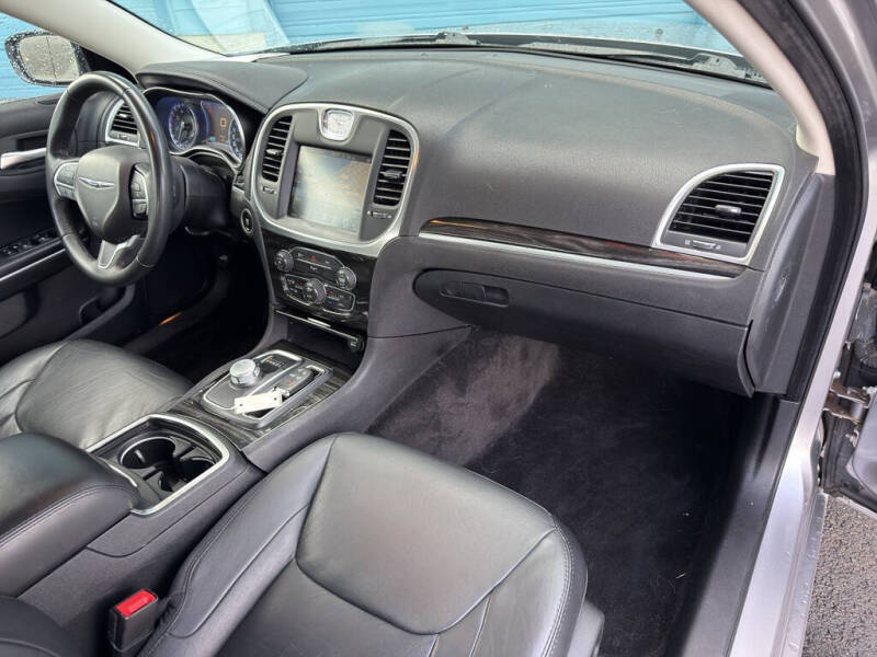 2015 Chrysler 300 Limited