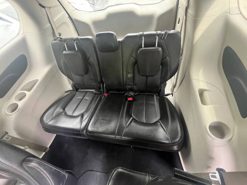 2020 Chrysler Voyager LXi