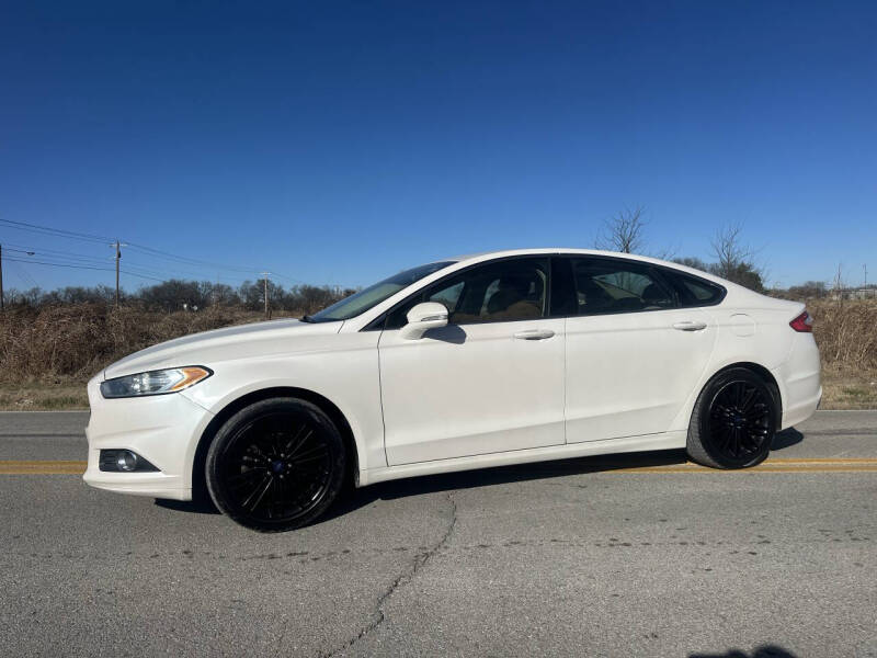 2014 Ford Fusion SE's photo