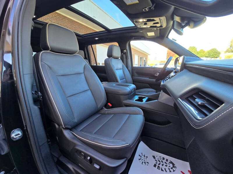 2023 GMC Yukon XL SLT