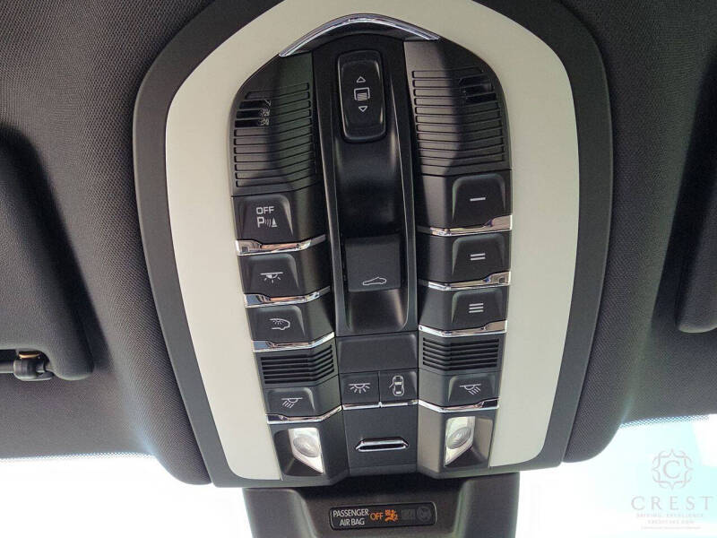 2023 Porsche Macan S