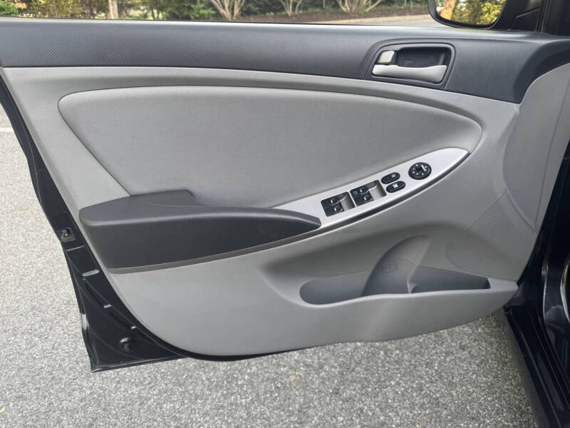 2016 Hyundai Accent SE