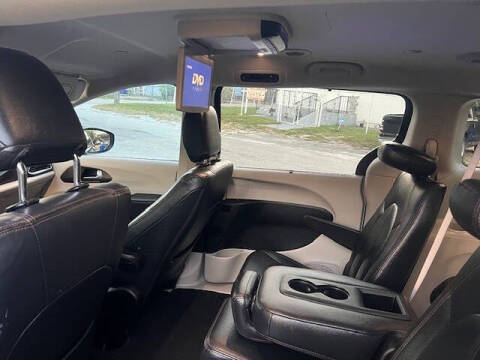 2017 Chrysler Pacifica Touring-L