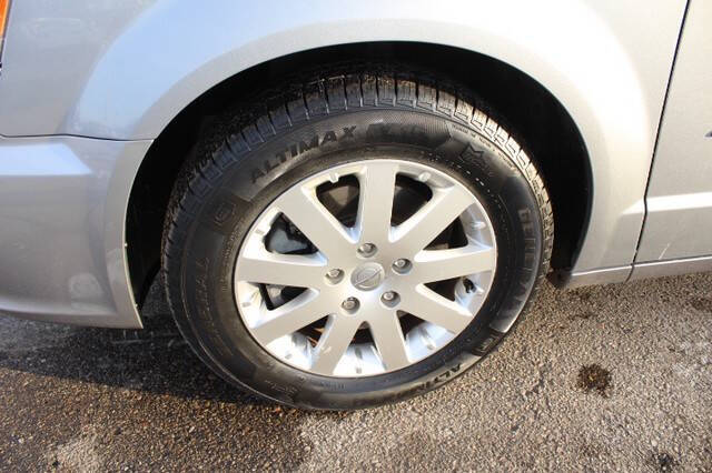 2013 Chrysler Town and Country Touring