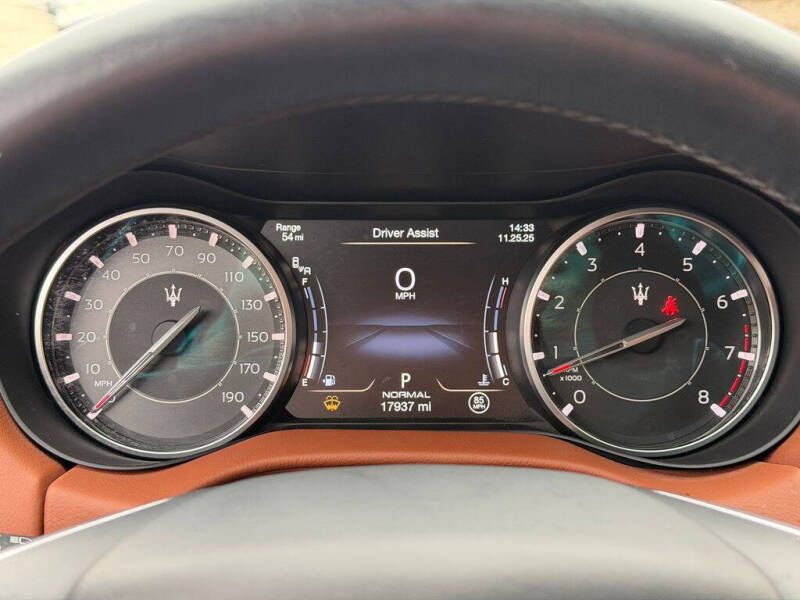 2022 Maserati Ghibli Modena Q4