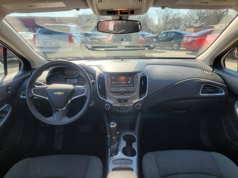 2017 Chevrolet Cruze LT Auto