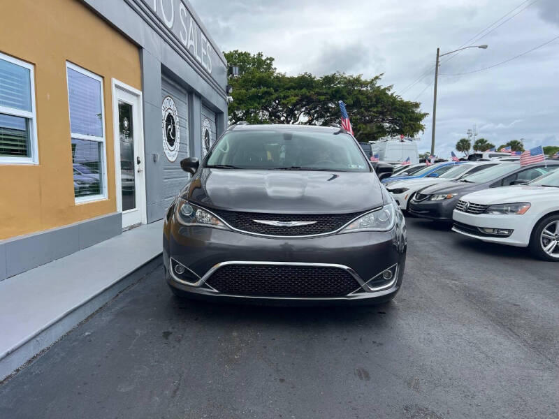 2020 Chrysler Pacifica Touring L