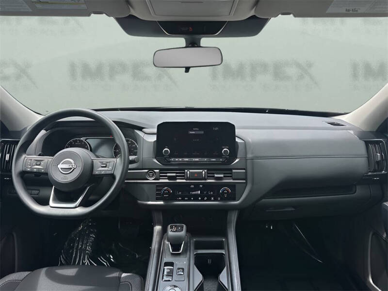 2024 Nissan Pathfinder S