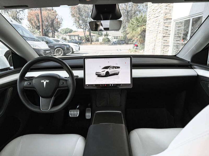 2025 Tesla Model Y Performance