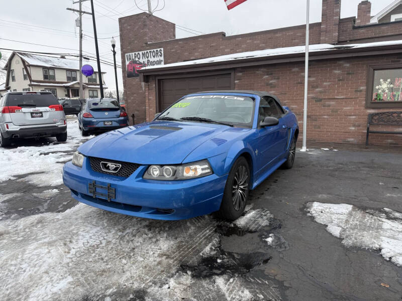 2000 Ford Mustang Base's photo