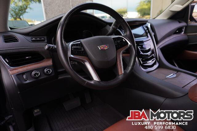 2019 Cadillac Escalade Luxury