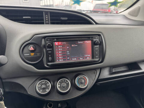 2016 Toyota Yaris 5-Door LE